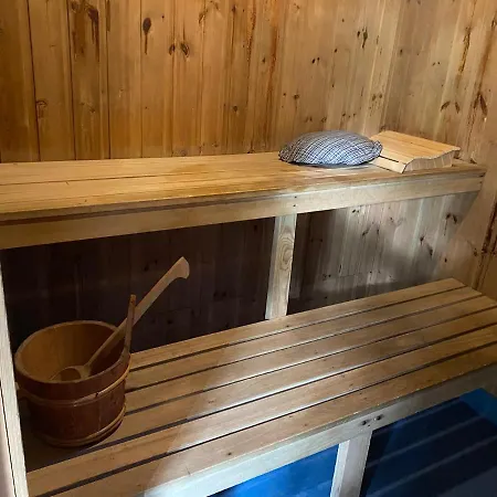 Gaeststuga I Loefsaeng Hajstorp Toreboda Exterior photo