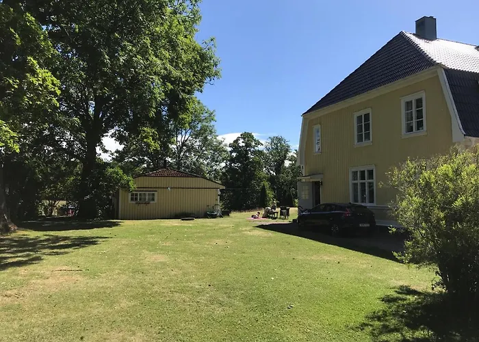 Gaeststuga I Loefsaeng Hajstorp